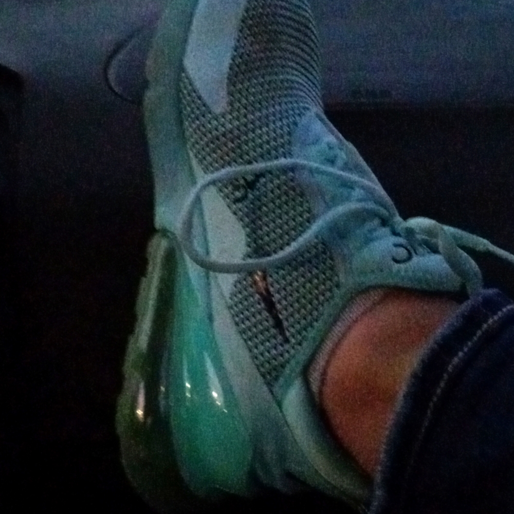 Nike 270